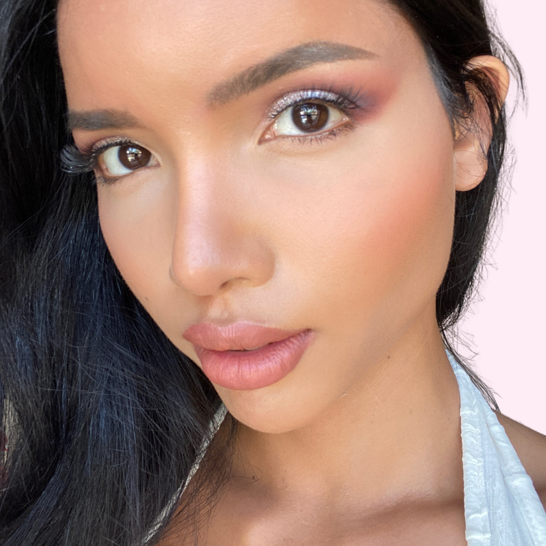 LZRD LASH FF2 lashes style on woman