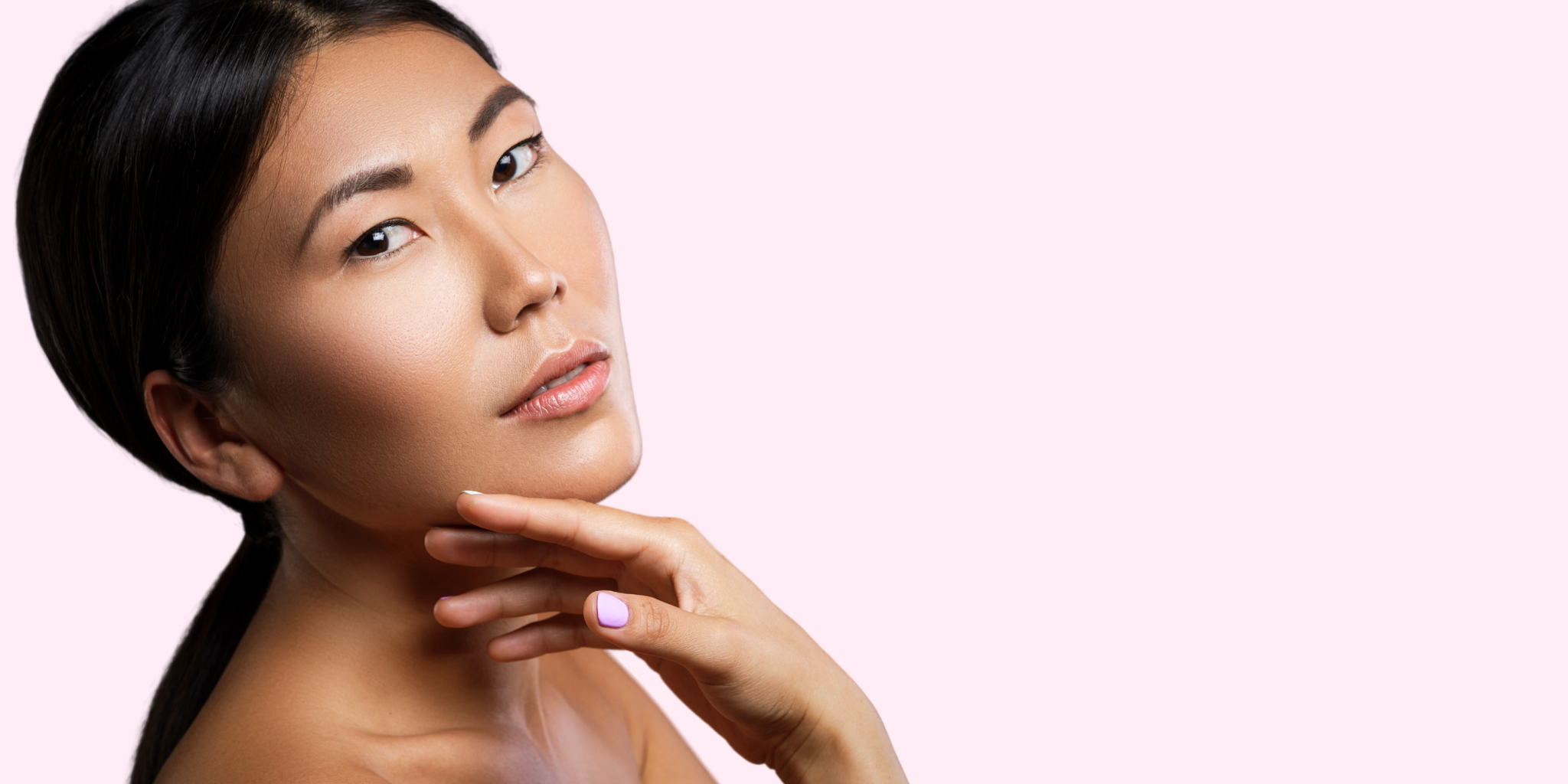 woman with monolid eye shape and vegan lashes 